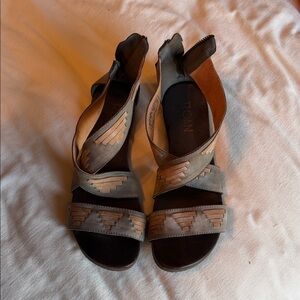 Roan by Bedstu leather women’s sandals size 9